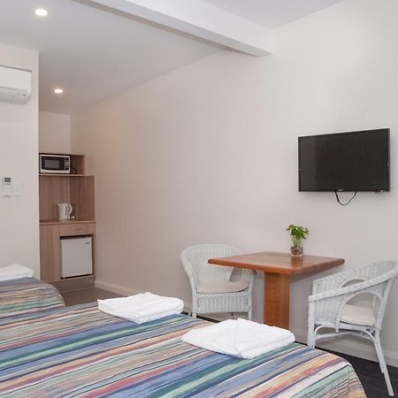 Campbell Town Hotel Motel Екстер'єр фото
